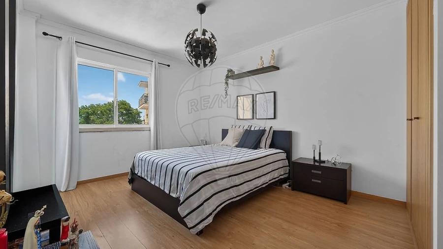 Apartamento T2 para Venda em Carregado e Cadafais