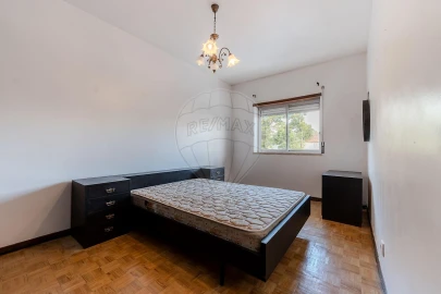 Apartamento T2 para Venda em Carregado e Cadafais