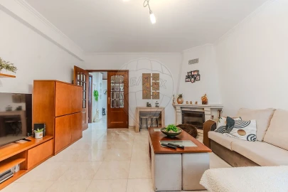 Apartamento T3 para Venda em Castanheira do Ribatejo e Cachoeiras