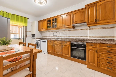 Apartamento T3 para Venda em Castanheira do Ribatejo e Cachoeiras