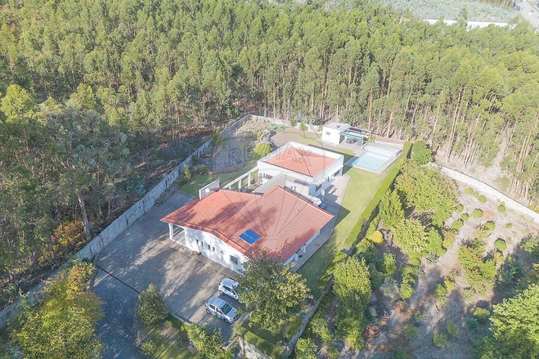 Moradia T5 para Venda em Eiriz Foto 4