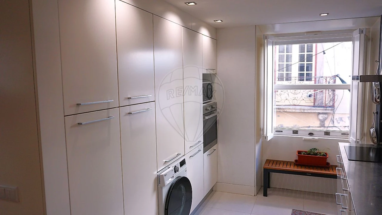 Apartamento T3 para Venda em Sé Nova, Santa Cruz, Almedina e São Bartolomeu Foto 5
