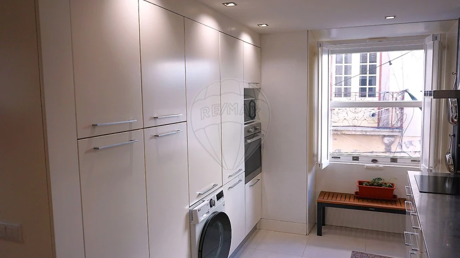 Apartamento T3 para Venda em Sé Nova, Santa Cruz, Almedina e São Bartolomeu Foto 5