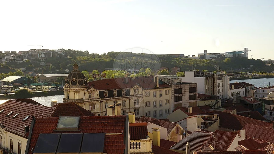 Apartamento T3 para Venda em Sé Nova, Santa Cruz, Almedina e São Bartolomeu Foto 37