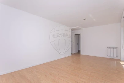 Apartamento T2 para Venda em Santo Antonio dos Olivais