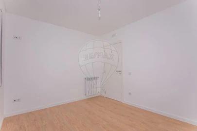 Apartamento T2 para Venda em Santo Antonio dos Olivais