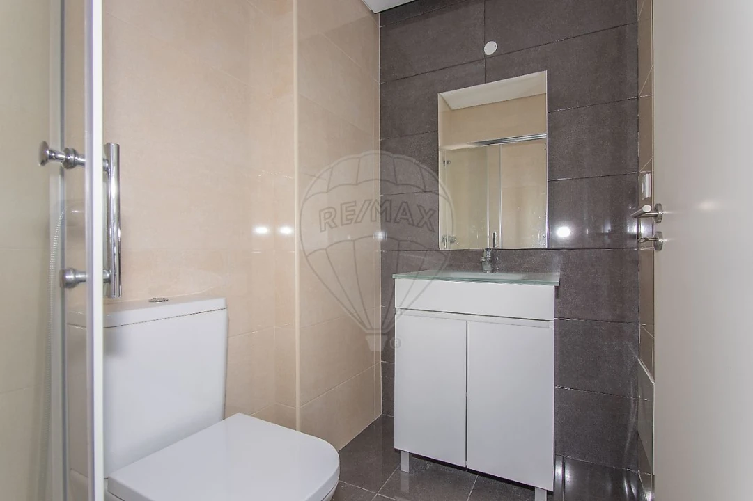 Apartamento T2 para Venda em Santo Antonio dos Olivais Foto 8