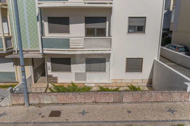 Apartamento T2 para Venda em Santo Antonio dos Olivais Foto 3