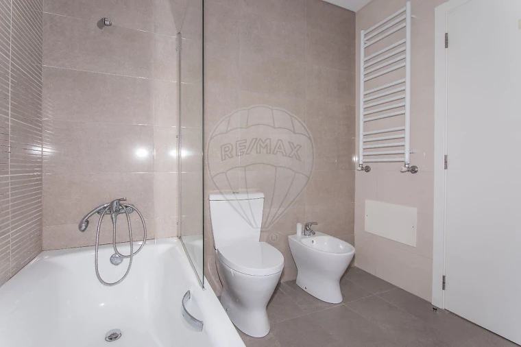 Apartamento T2 para Venda em Santo Antonio dos Olivais Foto 17