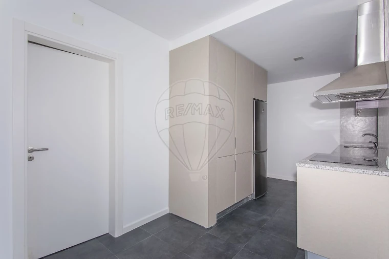 Apartamento T2 para Venda em Santo Antonio dos Olivais Foto 6