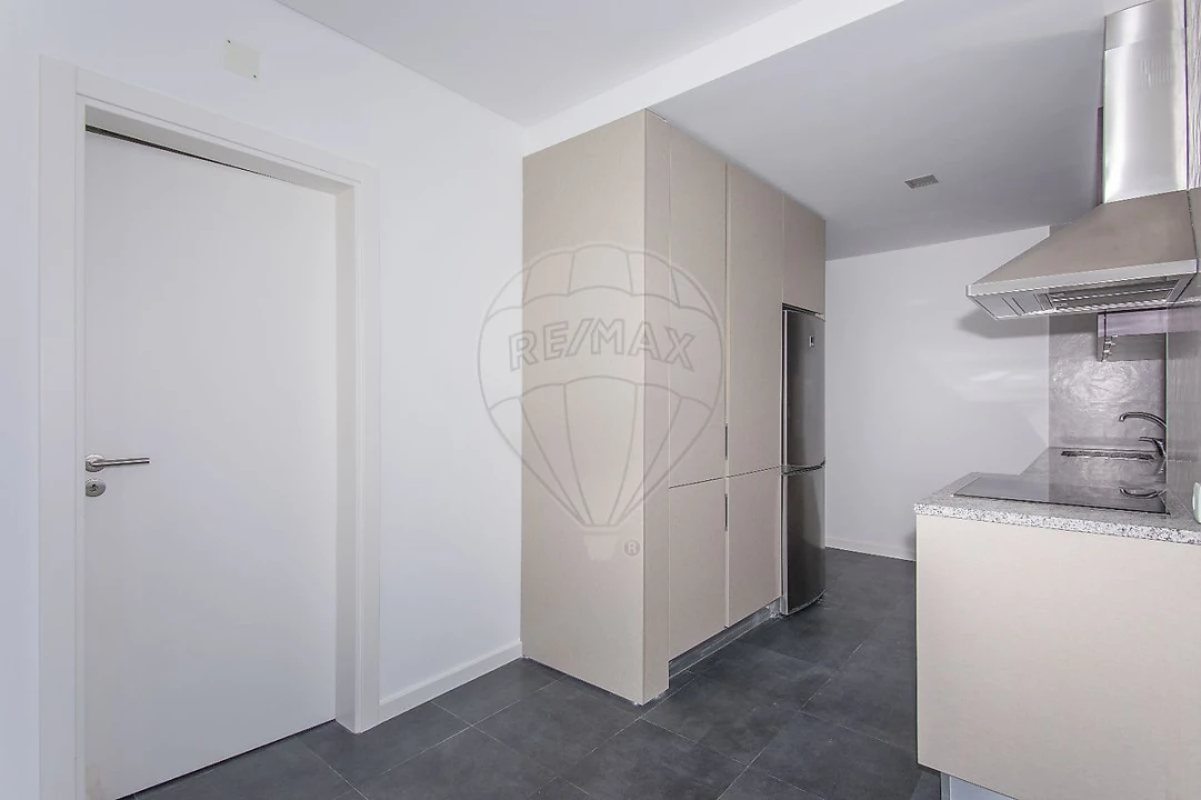 Apartamento T2 para Venda em Santo Antonio dos Olivais Foto 6