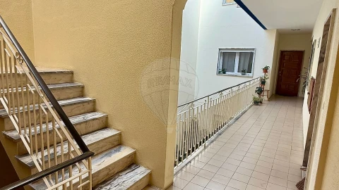 Apartamento T2 para Venda em Fundão, Valverde, Donas, A. Joanes, A. Nova Cabo