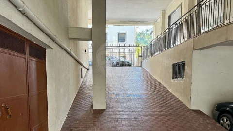 Apartamento T2 para Venda em Fundão, Valverde, Donas, A. Joanes, A. Nova Cabo