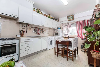 Apartamento T2 para Venda em Massamá e Monte Abraão