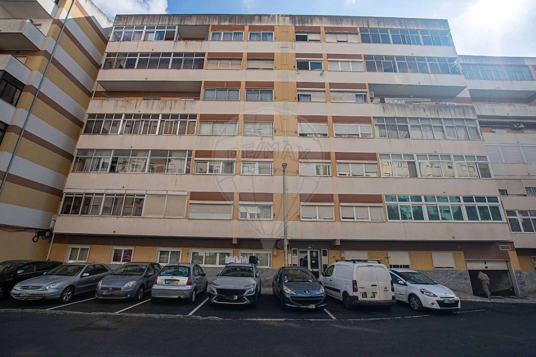 Apartamento T2 para Venda em Massamá e Monte Abraão Foto 17