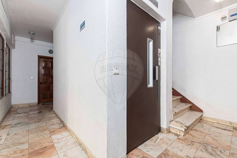 Apartamento T2 para Venda em Massamá e Monte Abraão Foto 14