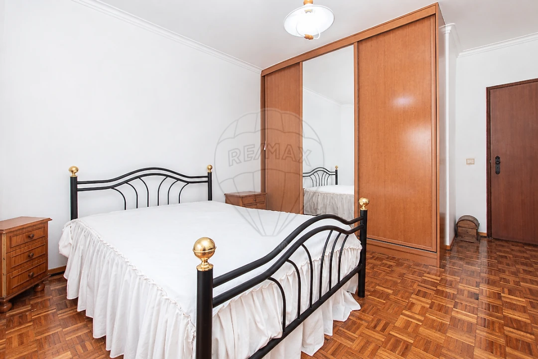 Apartamento T2 para Venda em Massamá e Monte Abraão Foto 11