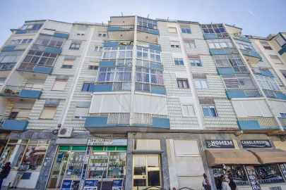 Apartamento T1 para Venda em Agualva e Mira-Sintra