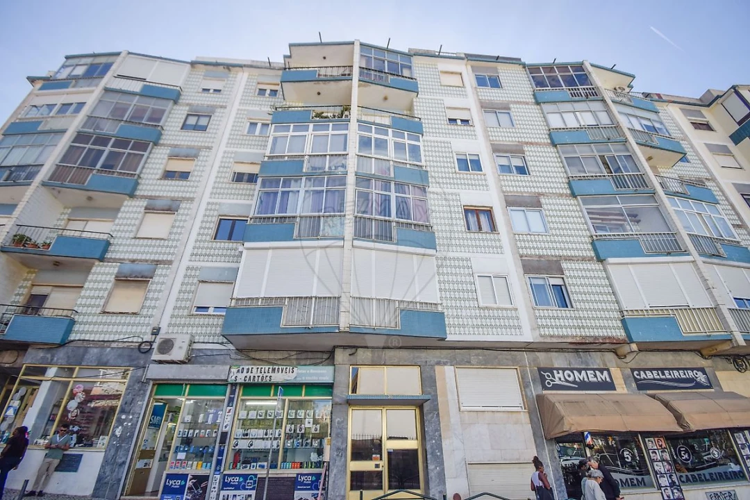 Apartamento T1 para Venda em Agualva e Mira-Sintra Foto 4
