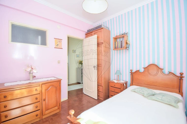 Apartamento T1 para Venda em Agualva e Mira-Sintra Foto 2