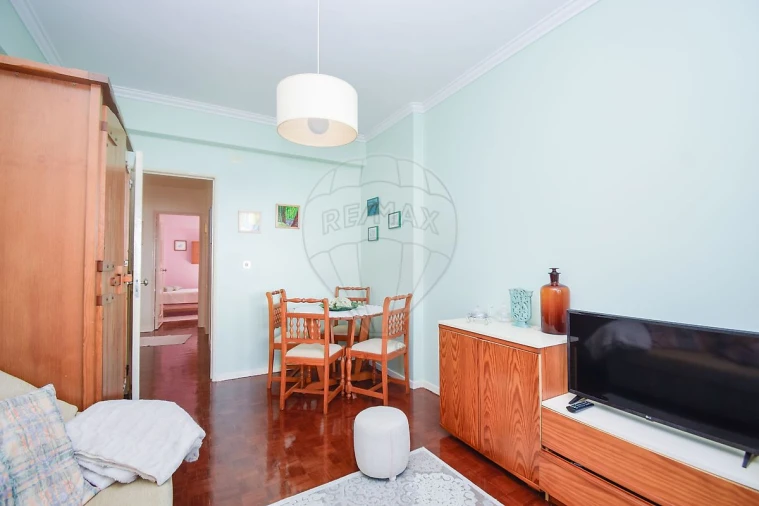 Apartamento T1 para Venda em Agualva e Mira-Sintra Foto 9