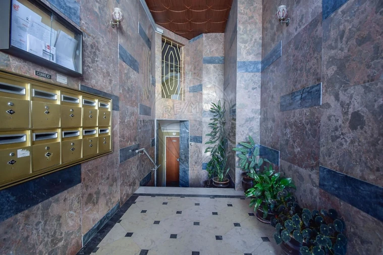 Apartamento T1 para Venda em Agualva e Mira-Sintra Foto 3