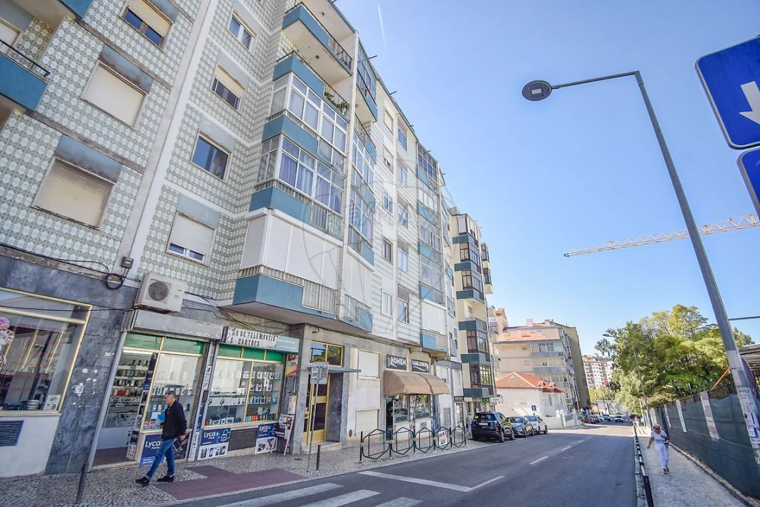 Apartamento T1 para Venda em Agualva e Mira-Sintra Foto 5