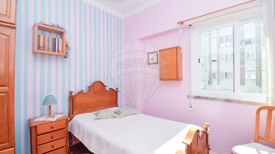 Apartamento T1 para Venda em Agualva e Mira-Sintra