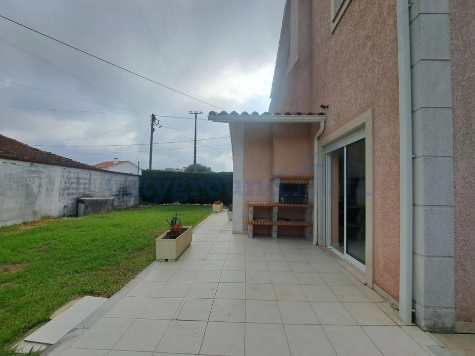 Moradia T3 para Venda em Arrabal Foto 8
