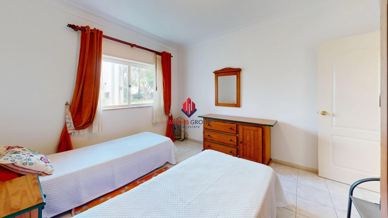 Apartamento T2 para Venda em Portimão Foto 16