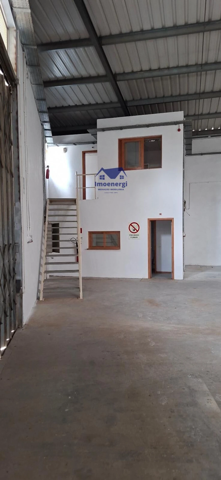 Armazém para Arrendamento em Vilar e Mosteiró Foto 7