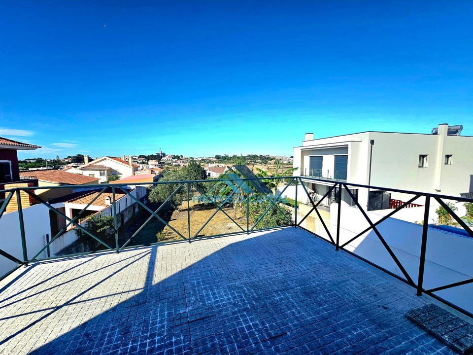 Moradia T4 para Venda em Alcabideche Foto 30