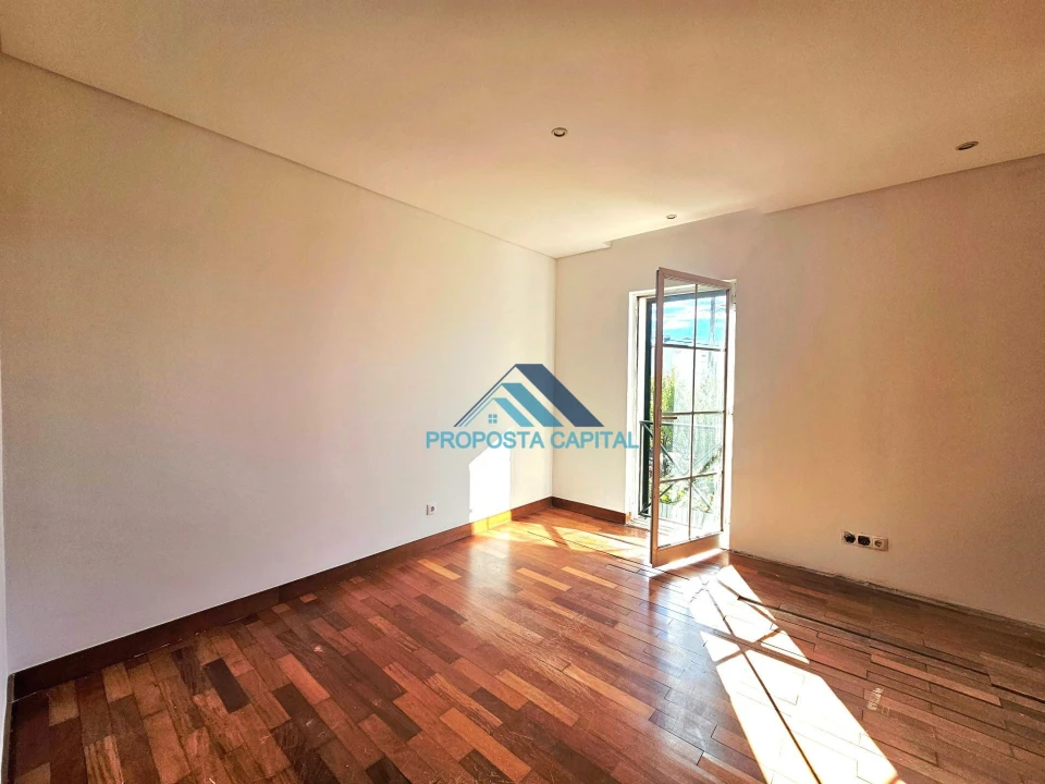 Moradia T4 para Venda em Alcabideche Foto 44