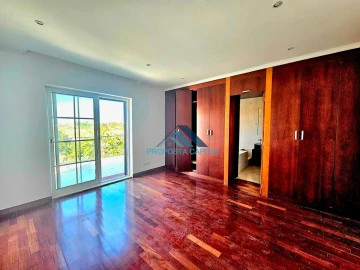 Moradia T4 para Venda em Alcabideche