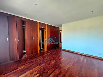 Moradia T4 para Venda em Alcabideche