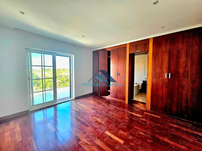 Moradia T4 para Venda em Alcabideche Foto 31