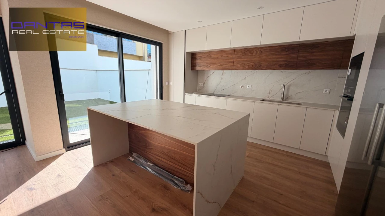 Moradia T4 para Venda em Nogueira, Fraião e Lamaçães Foto 13