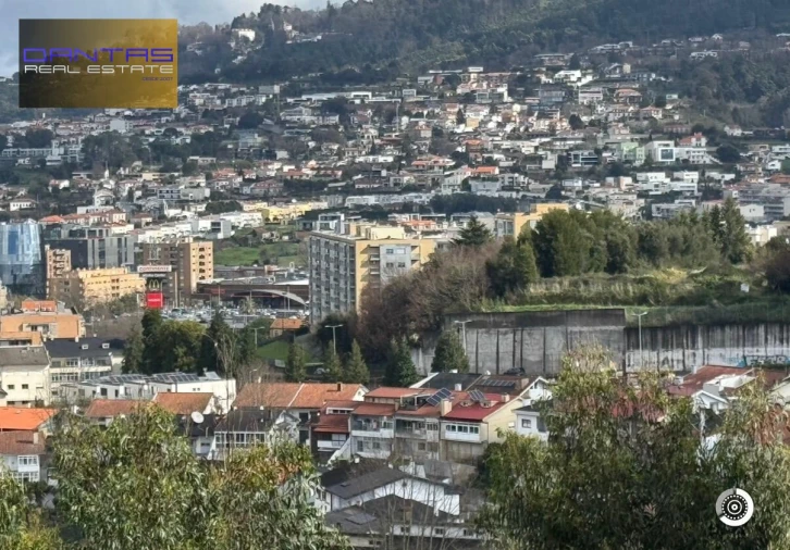 Moradia T4 para Venda em Nogueira, Fraião e Lamaçães Foto 3