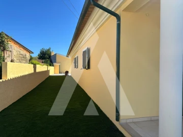 Moradia T3 para Venda em Oliveira do Bairro