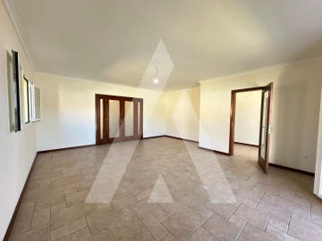 Moradia T3 para Venda em Oliveira do Bairro