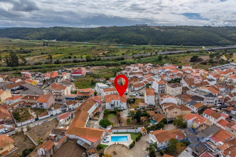 Moradia T4 para Venda em Valado dos Frades Foto 60