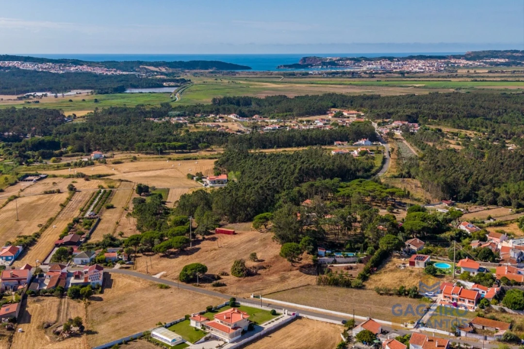 Terreno para Venda em Tornada e Salir do Porto Foto 1