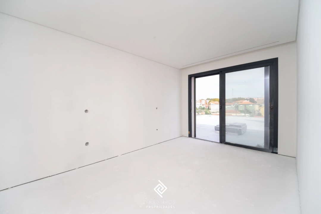 Apartamento T4 para Venda em Anta e Guetim Foto 13