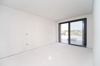 Apartamento T4 para Venda em Anta e Guetim