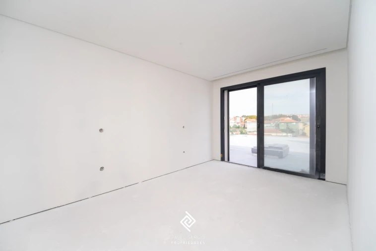 Apartamento T4 para Venda em Anta e Guetim Foto 13