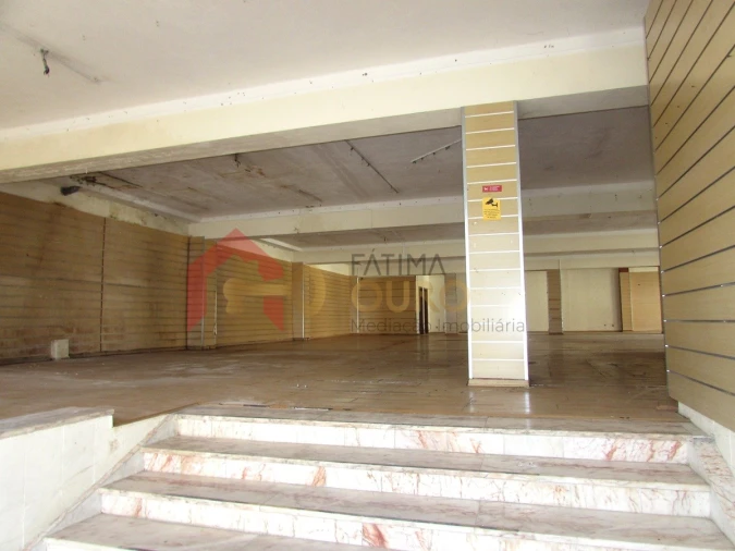 Loja para Arrendamento em Assunção, Ajuda, Salvador e Santo Ildefonso Foto 4
