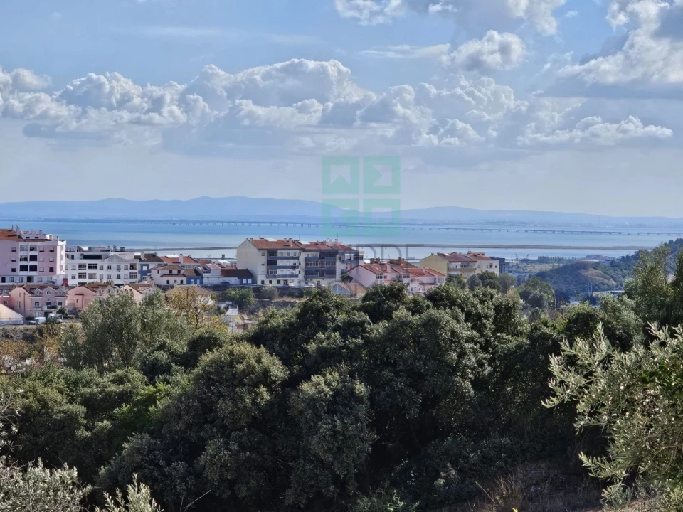 Moradia T4 para Venda em Alverca do Ribatejo e Sobralinho Foto 2