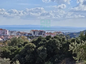 Moradia T4 para Venda em Alverca do Ribatejo e Sobralinho