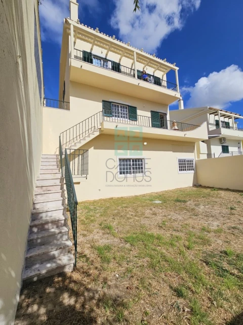 Moradia T4 para Venda em Alverca do Ribatejo e Sobralinho