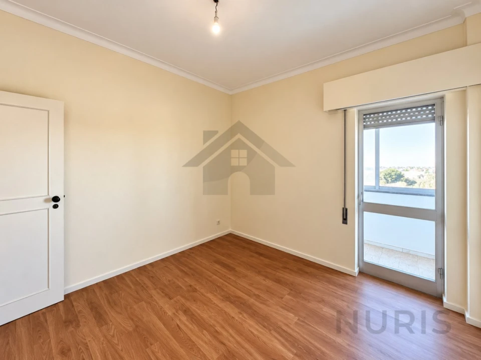 Apartamento T2 para Venda em Portimão Foto 9